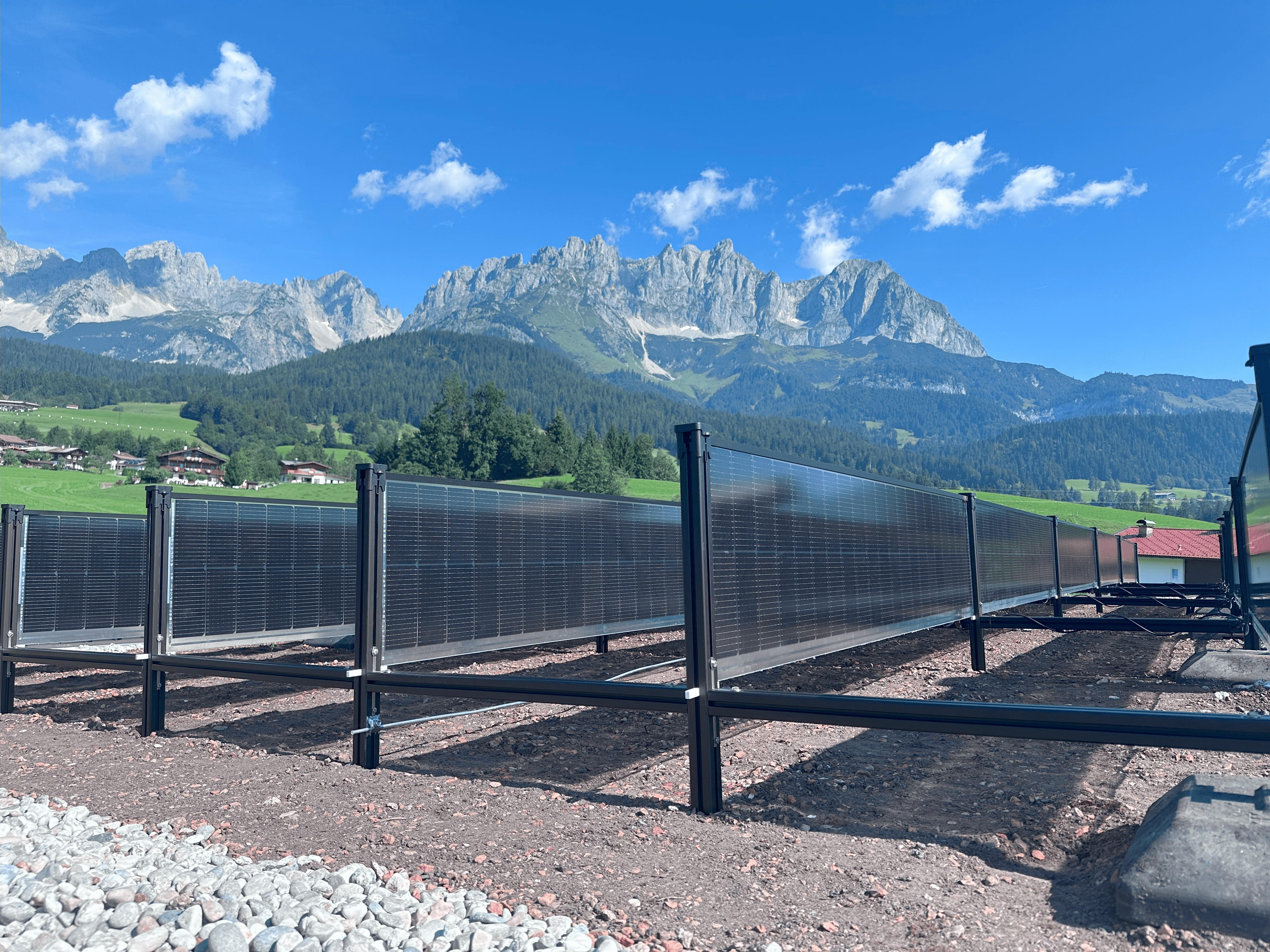 SOLYCO SOLon Balkonkraftwerk-Set — 8 Module / Deye SUN-M 800 W / 20 m Schuko Kabel