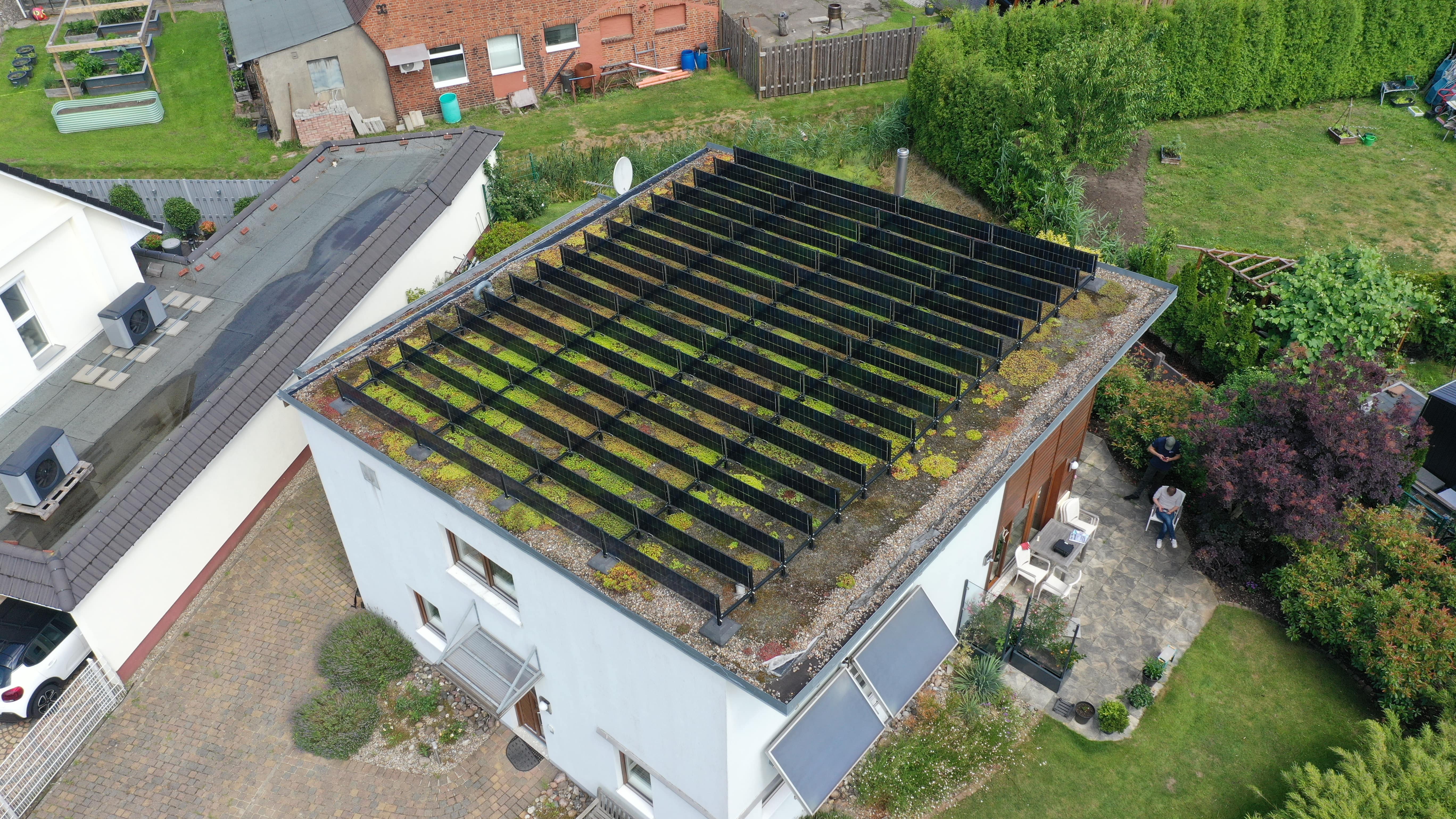 SOLYCO SOLon Balkonkraftwerk-Set — 8 Module / Deye SUN-M 800 W / 20 m Schuko Kabel